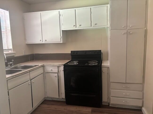 Building Photo - 5076 London Ln