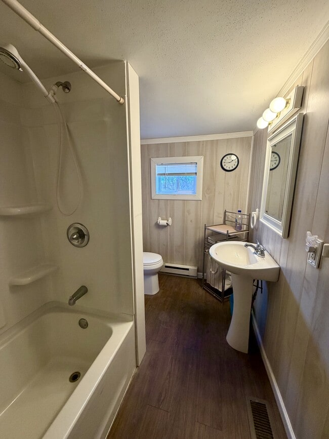 Building Photo - 16 Ogden Rd