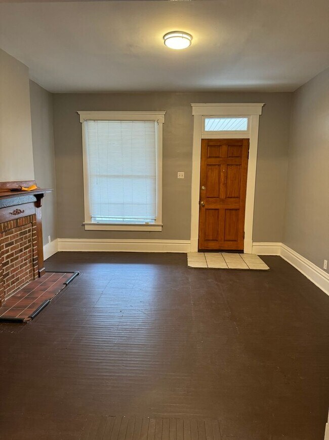 Building Photo - Alexander Props - Reinhard