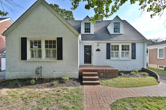 Building Photo - 511 Cannons Ln