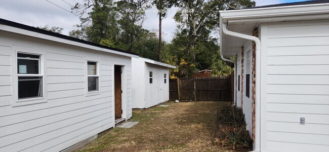 Building Photo - 2500 Westover Dr