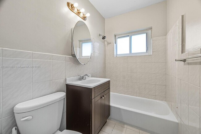 Building Photo - 7636 SW 56th Ave