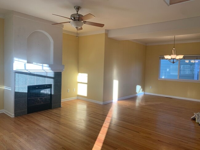Living room - 314 Maggie St