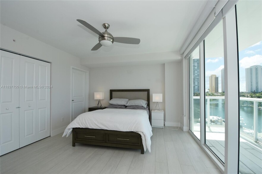 Building Photo - 400 Sunny Isles Blvd