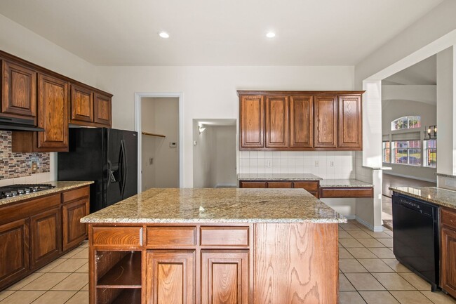 Building Photo - Stunning 4-Bedroom Rental Home with office...