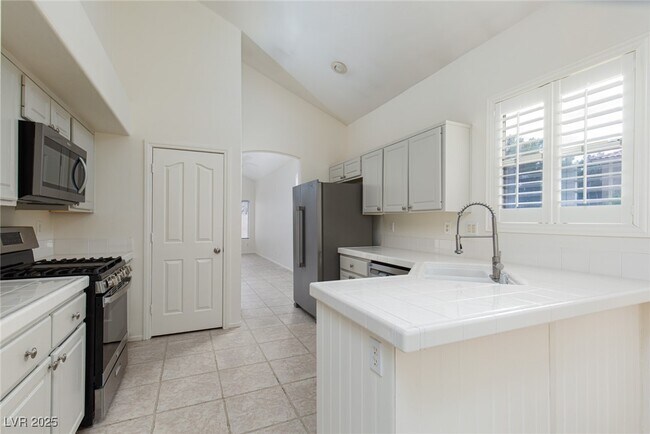 Building Photo - 3900 Triora St
