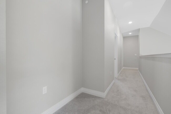 Building Photo - $2,775 - 3 Bed, 3 Bath Condo in Aurora wit...