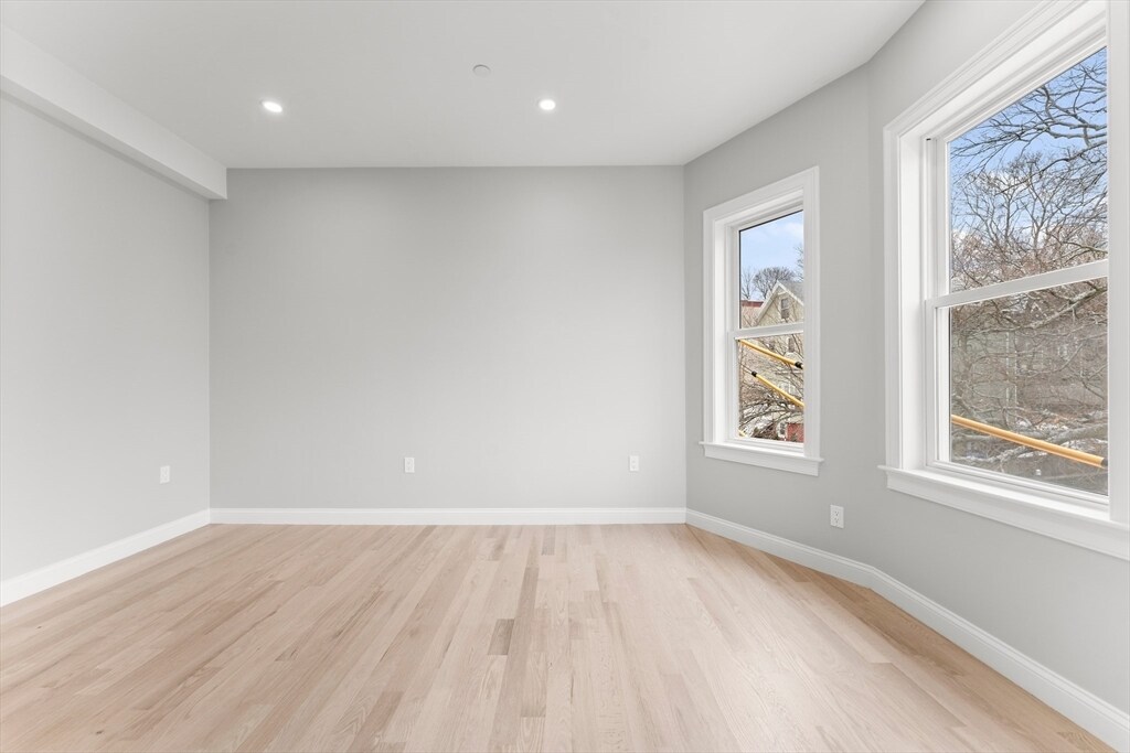 Building Photo - 23 Dewolf St