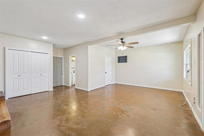 Building Photo - 620 Barbara Dr