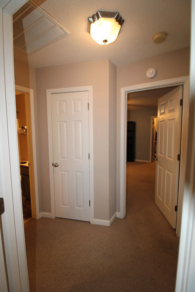 Building Photo - 1835 Lirope Way