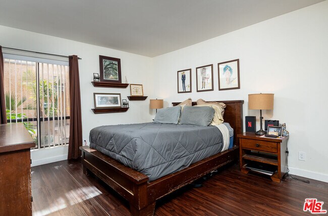 Building Photo - 1730 Camino Palmero St