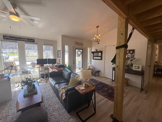 Building Photo - 1925 Plaza District Dr