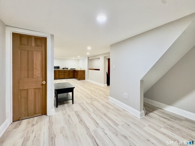 Building Photo - 96 Knickerbocker Ave