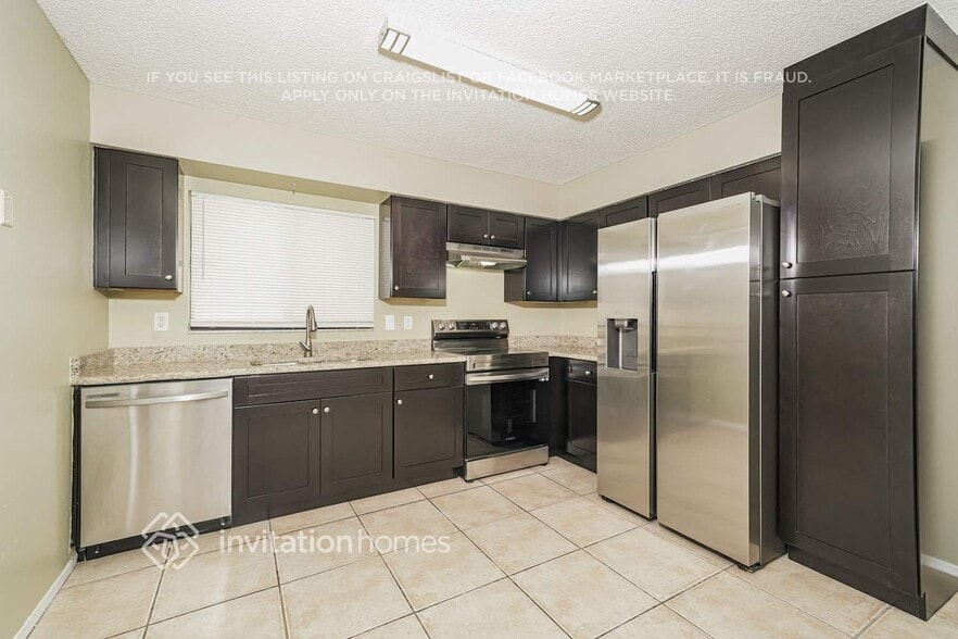Building Photo - 1448 Marigold Dr
