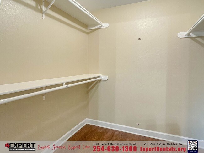 Building Photo - A Beautifully Updated 3-Bedroom Home that ...