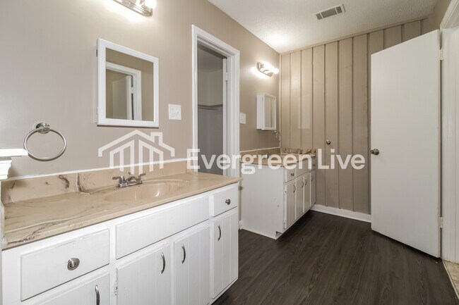 Building Photo - 3809 Chablis Cove