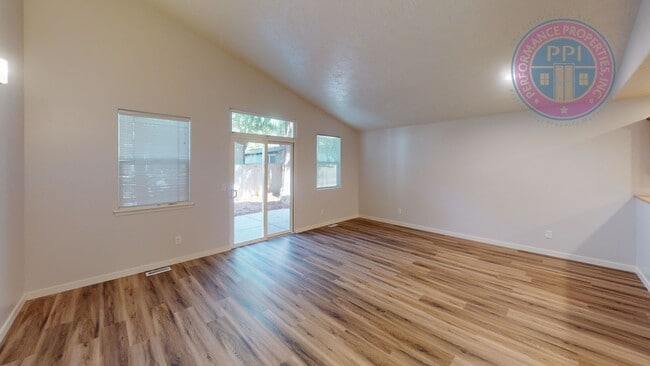 Building Photo - Quiet Living  In Sandy  on Cascadia Villag...