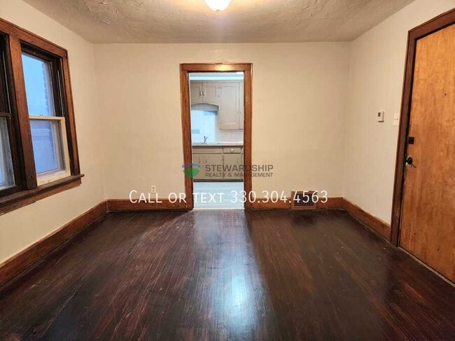 Building Photo - 1628 E Market St