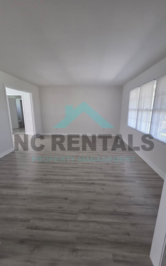 Building Photo - 2300 Carlford Rd