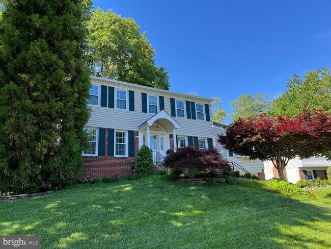 Building Photo - 9502 Tregaron Pl