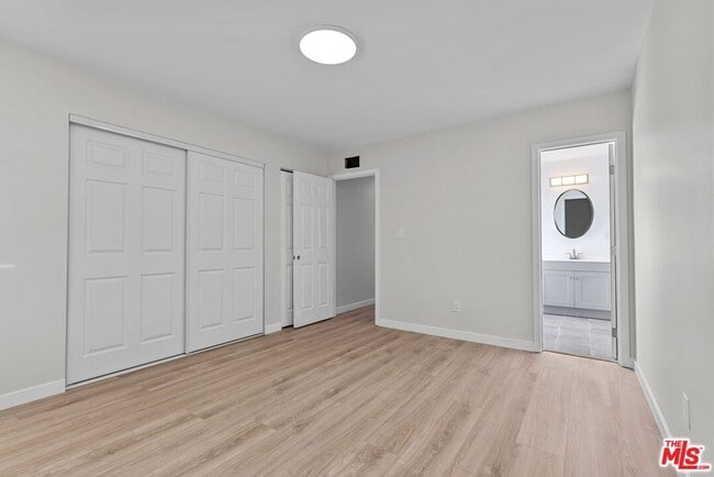Building Photo - 16855 Donmetz St