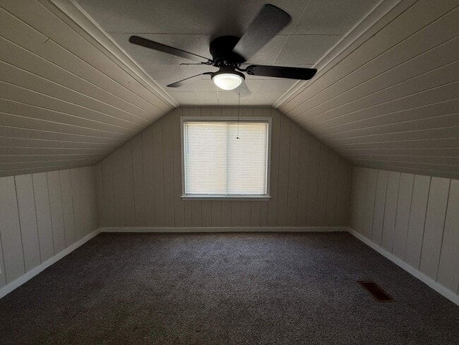 Building Photo - Renovated Single-Family Home – We Welcome ...