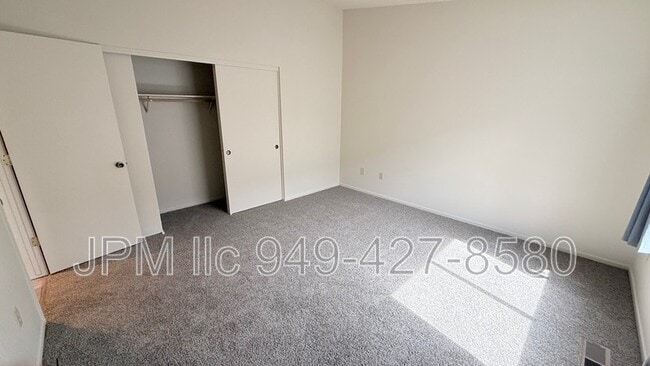 Building Photo - 1747 Bluehaven Dr