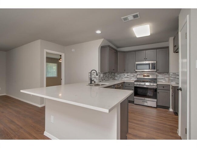 Building Photo - 606 Elderberry Cove