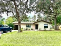 Building Photo - 120 Vassar Rd