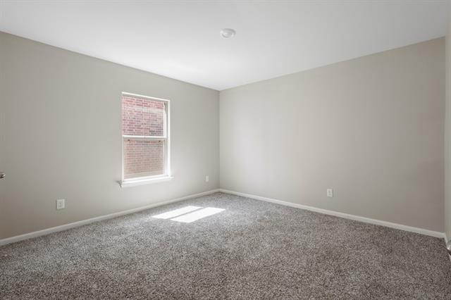 Building Photo - 627 Aqueduct Dr