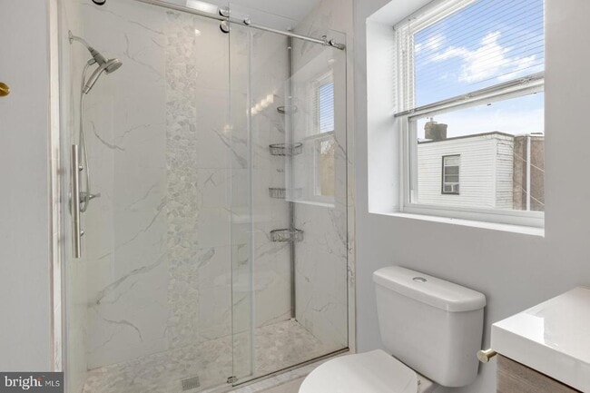 Building Photo - 2124 Sigel St