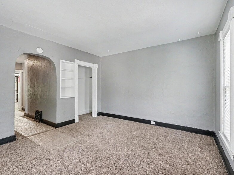 Building Photo - 710 Wheaton Ave