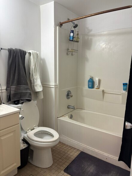 Building Photo - 56 Egmont St