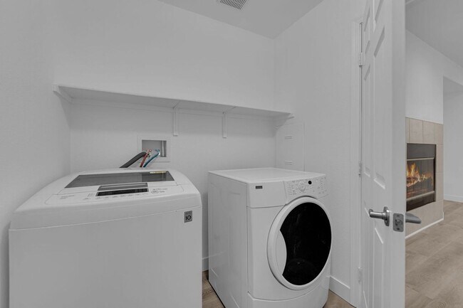 Building Photo - 914 Armandito Dr