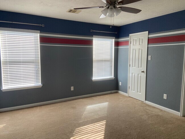 Building Photo - 16219 Peach Bluff Ln