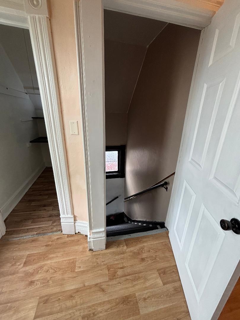 Building Photo - 520 Lawrence Ave