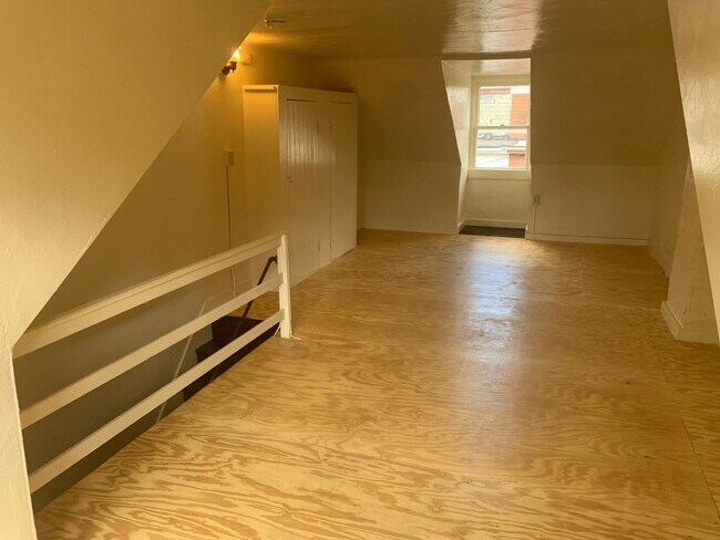 Building Photo - York City-3 Bedroom 1 Bath House