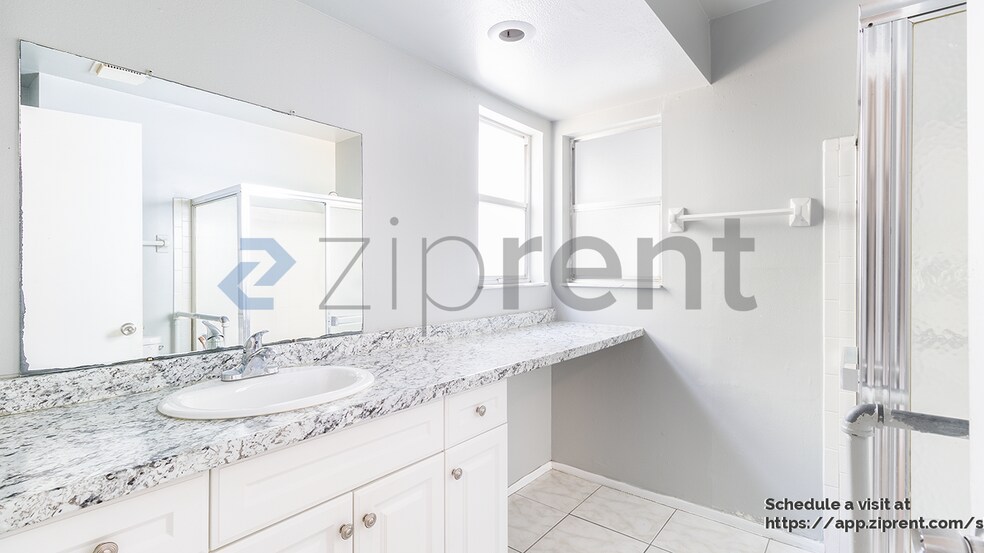 Building Photo - 839 Chelsea Ave