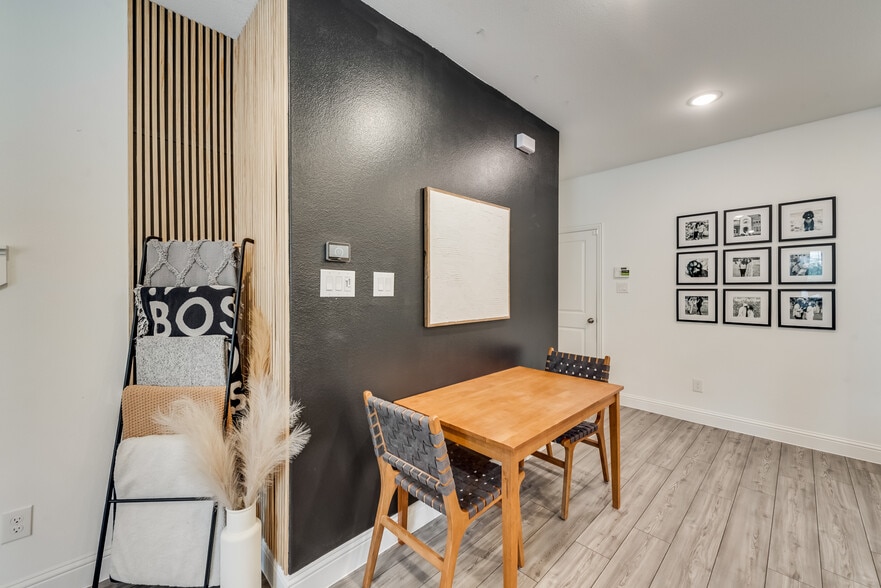 Building Photo - 2514 Barnwood Ln