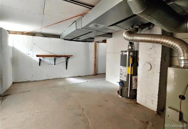 Building Photo - 629 Maple St