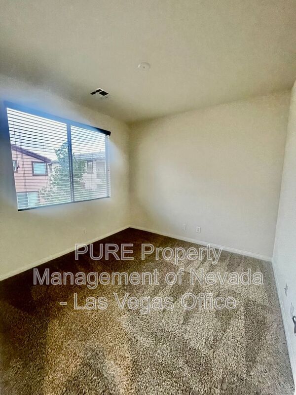 Building Photo - 117 Castle Course Ave