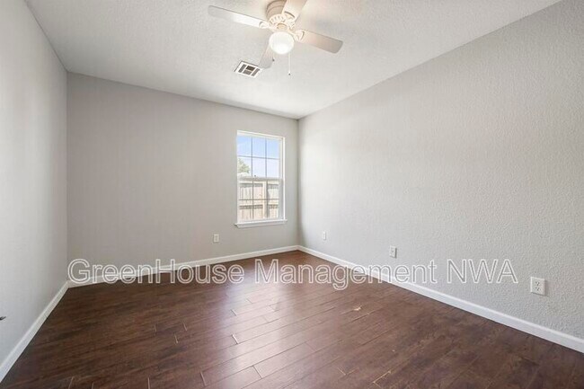 Building Photo - 520 Dewberry Ln