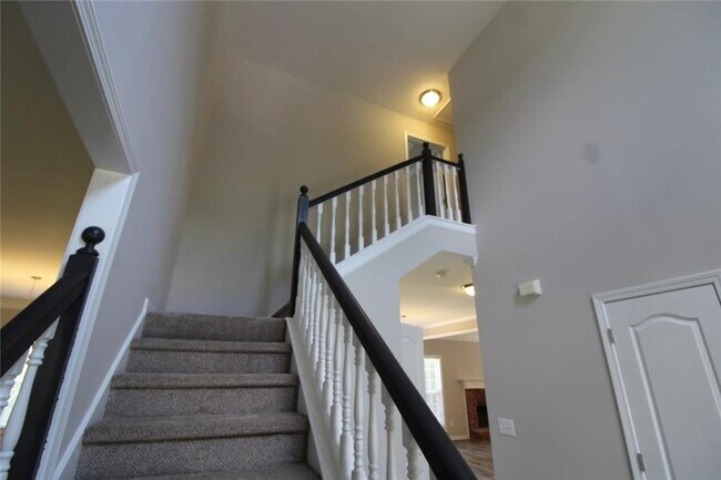 Building Photo - 1525 Woodpoint Way