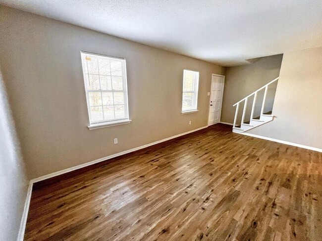 Building Photo - 8917 Tanya Dr