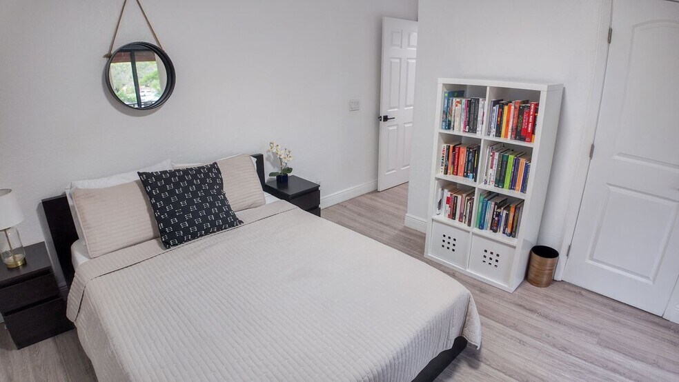 Building Photo - 8050 Severn Dr