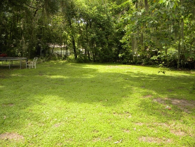 Building Photo - 1014 NE 8th Ave