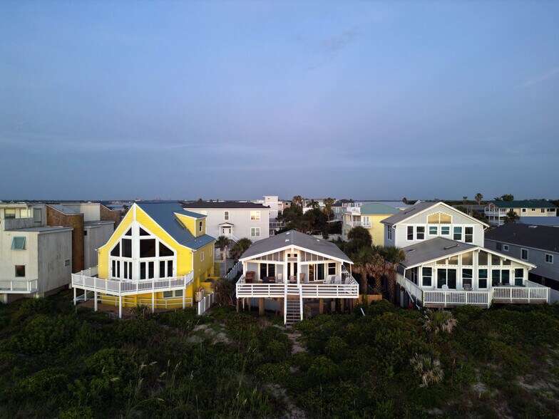 The beach house from above - 11 Zamora St