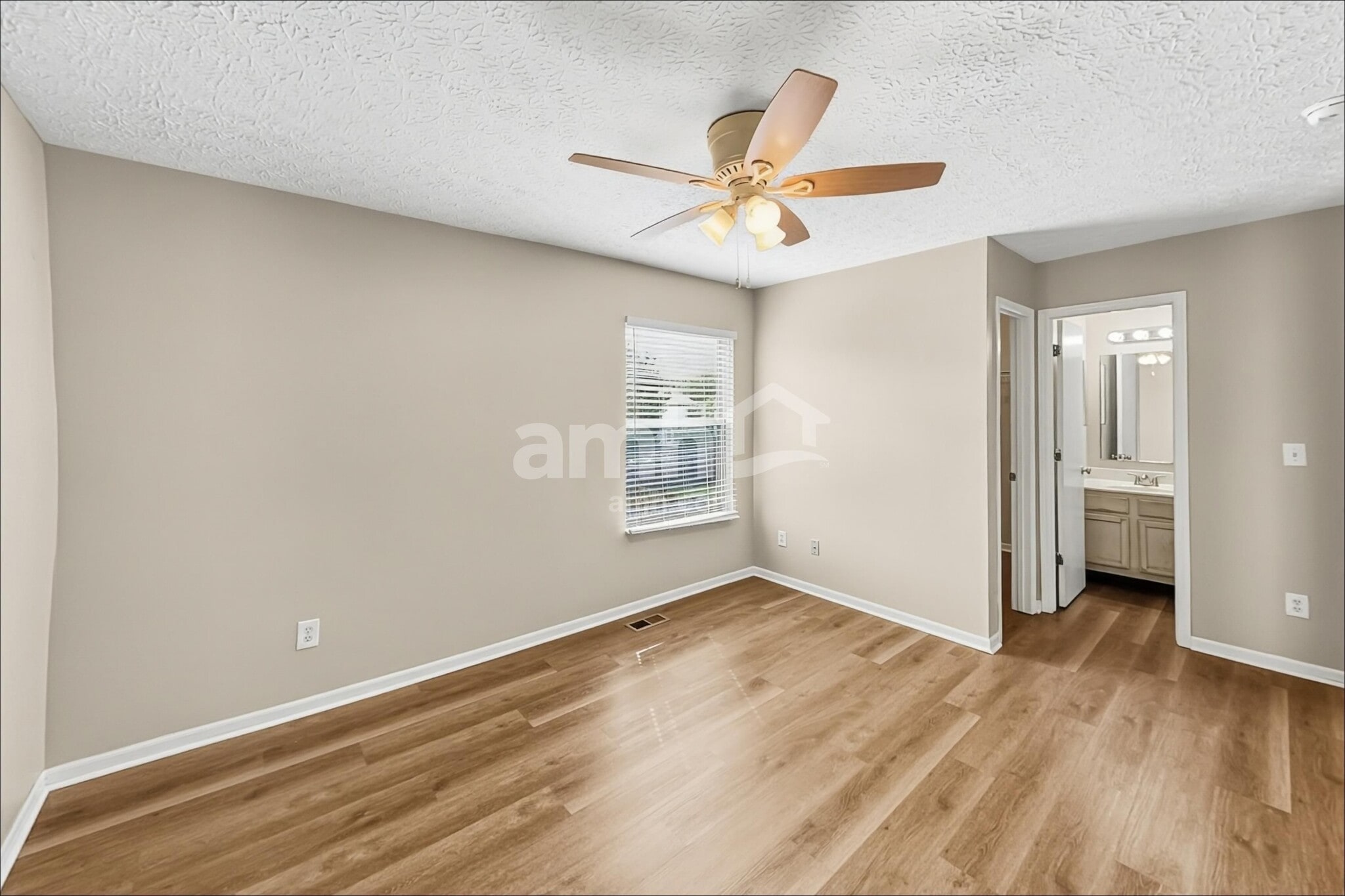 Building Photo - 492 Candleglow Rd