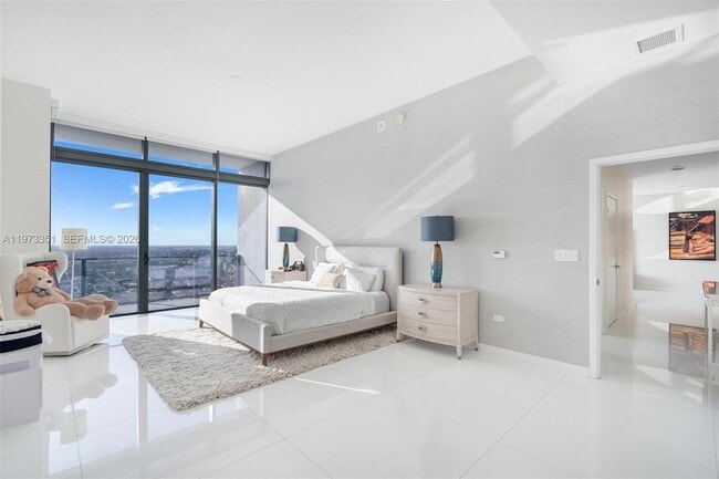 Building Photo - 88 SW 7th St