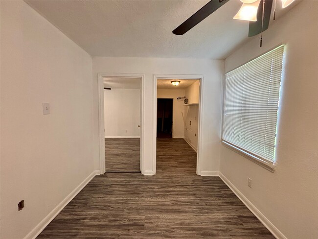 Building Photo - 7211 Orlando St